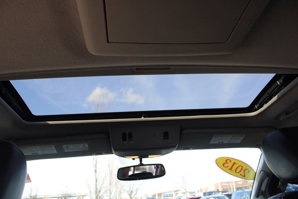 Used 2013 Nissan Titan SL w/ Moonroof Pkg image 27