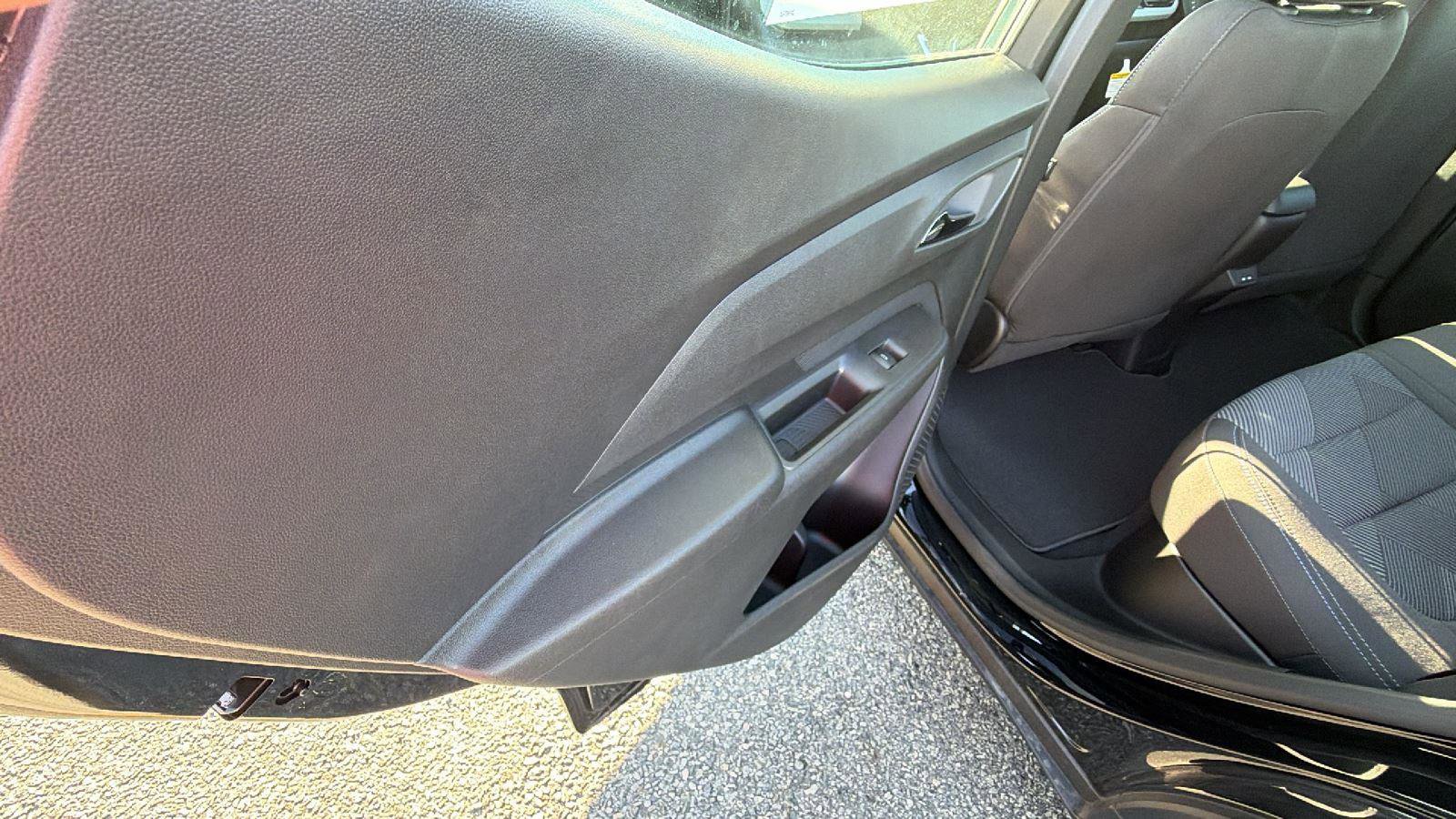New 2027 Chevrolet Bolt LT w/ Comfort Package image 15