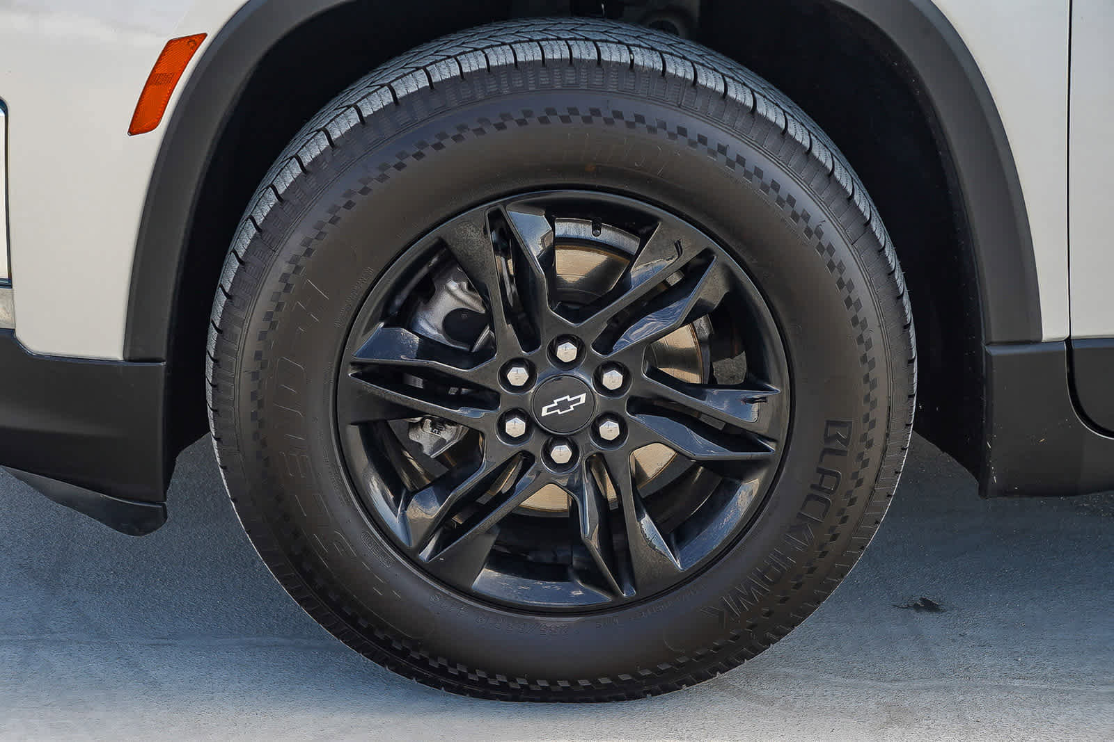 Used 2022 Chevrolet Traverse LS w/ Midnight/Sport Edition image 11