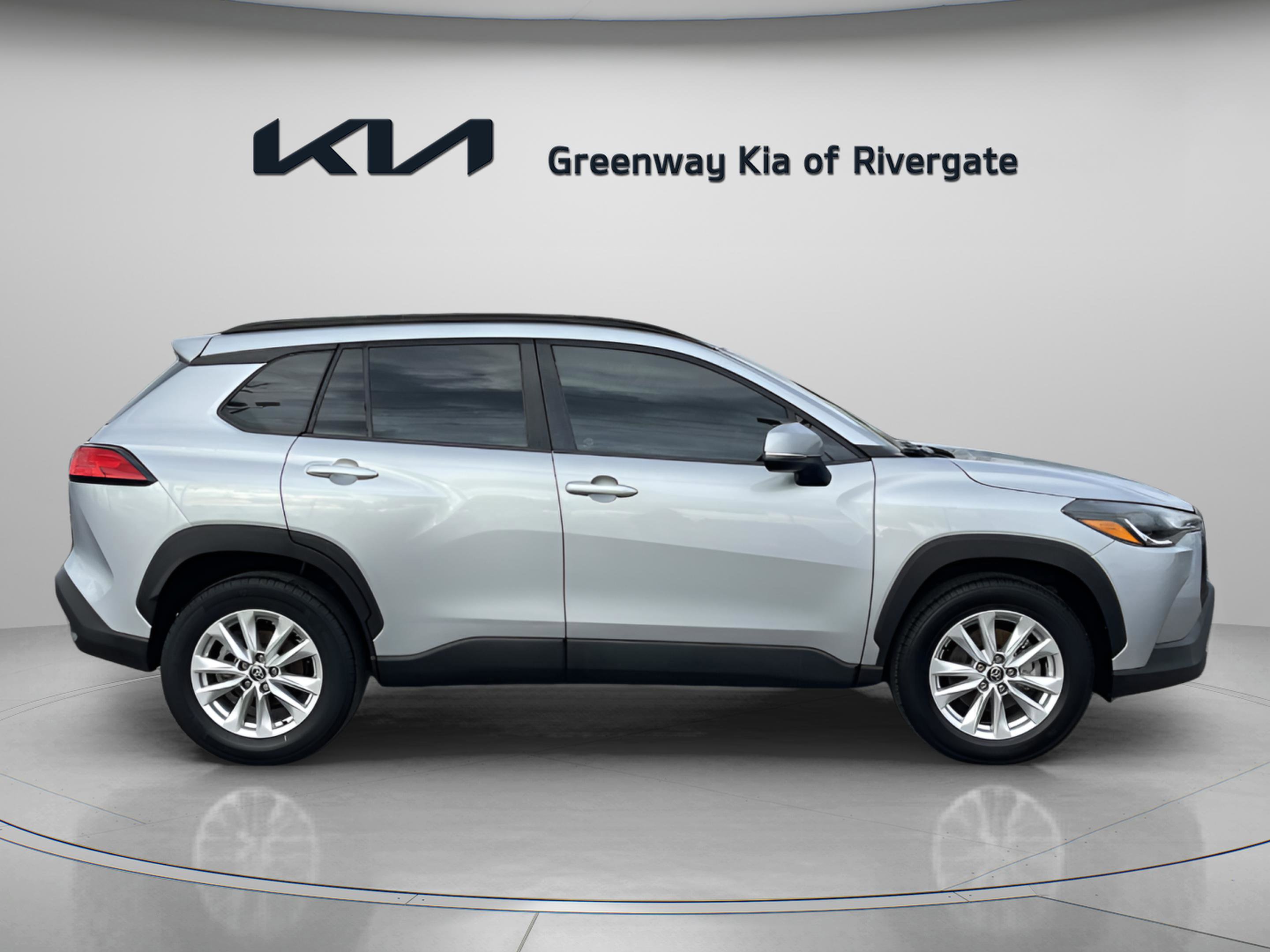 Used 2023 Toyota Corolla Cross LE image 7