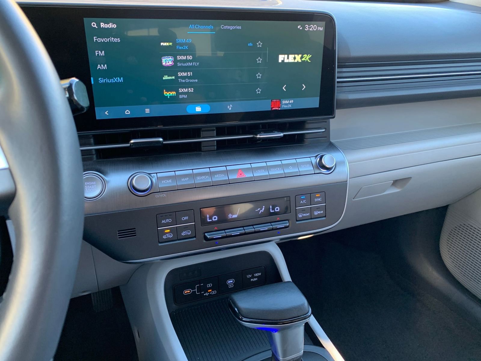 Used 2025 Hyundai Kona SEL image 18