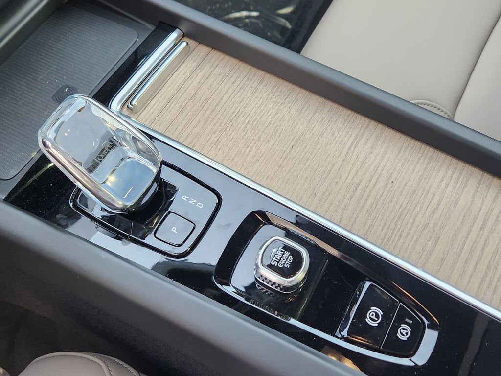 New 2026 Volvo XC60 T8 Plus w/ Protection Package Premier image 10
