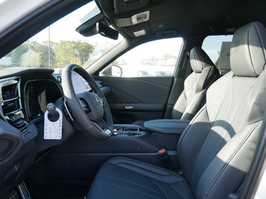 New 2026 Lexus TX 500h AWD w/ Technology Package image 9