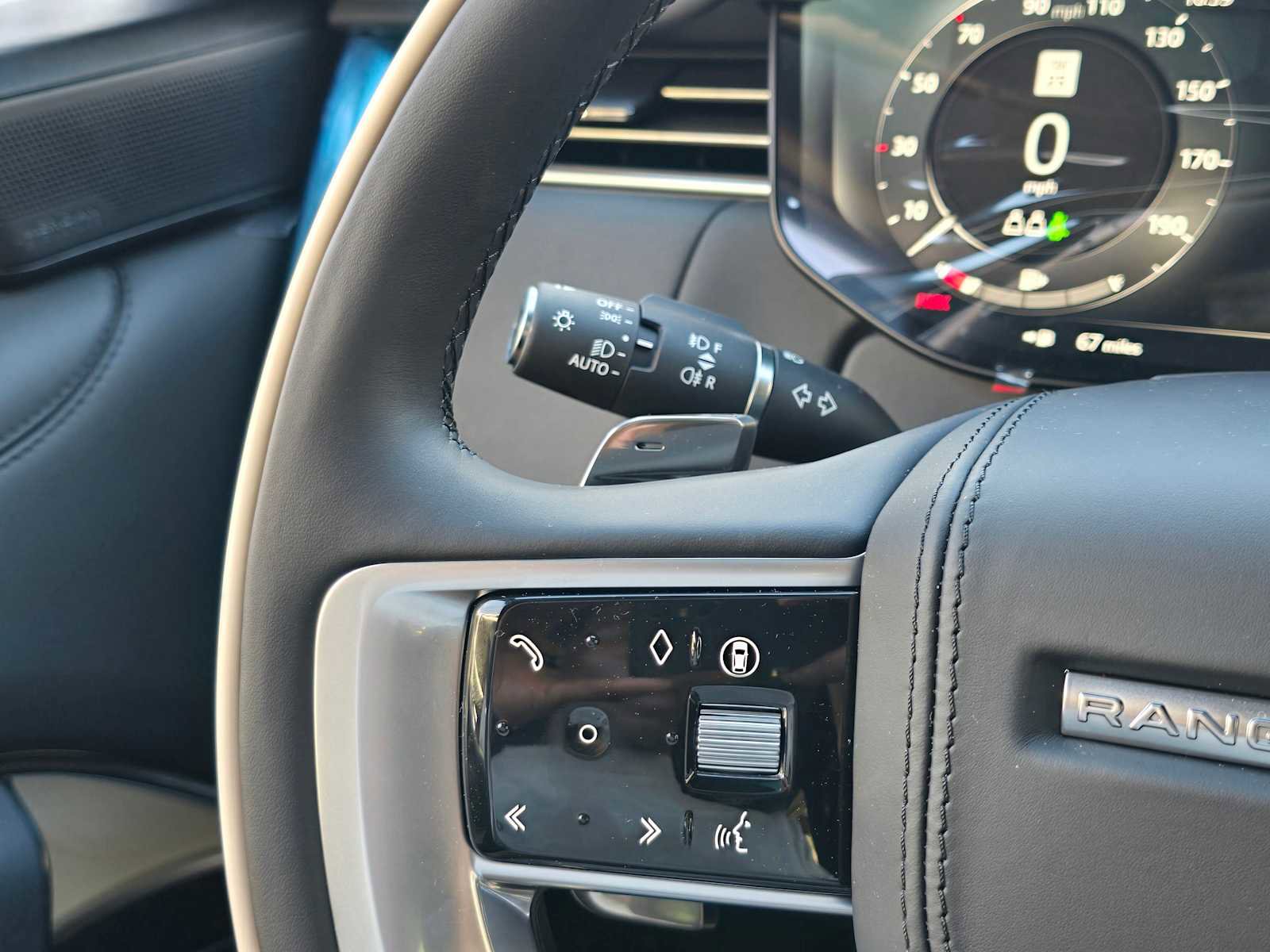 New 2025 Land Rover Range Rover SV image 26