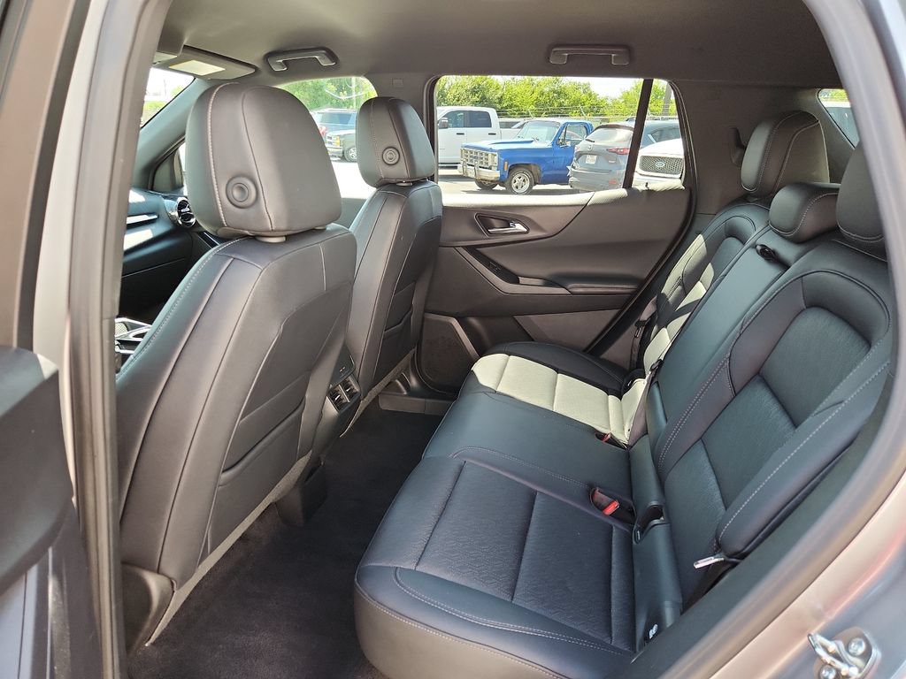 Used 2025 Chevrolet Equinox LT w/ Convenience Package II FWD image 16