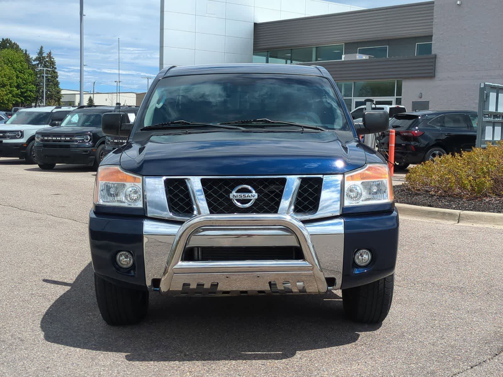 Used 2011 Nissan Titan SV w/ SV Value Truck Pkg AWD/4WD image 3