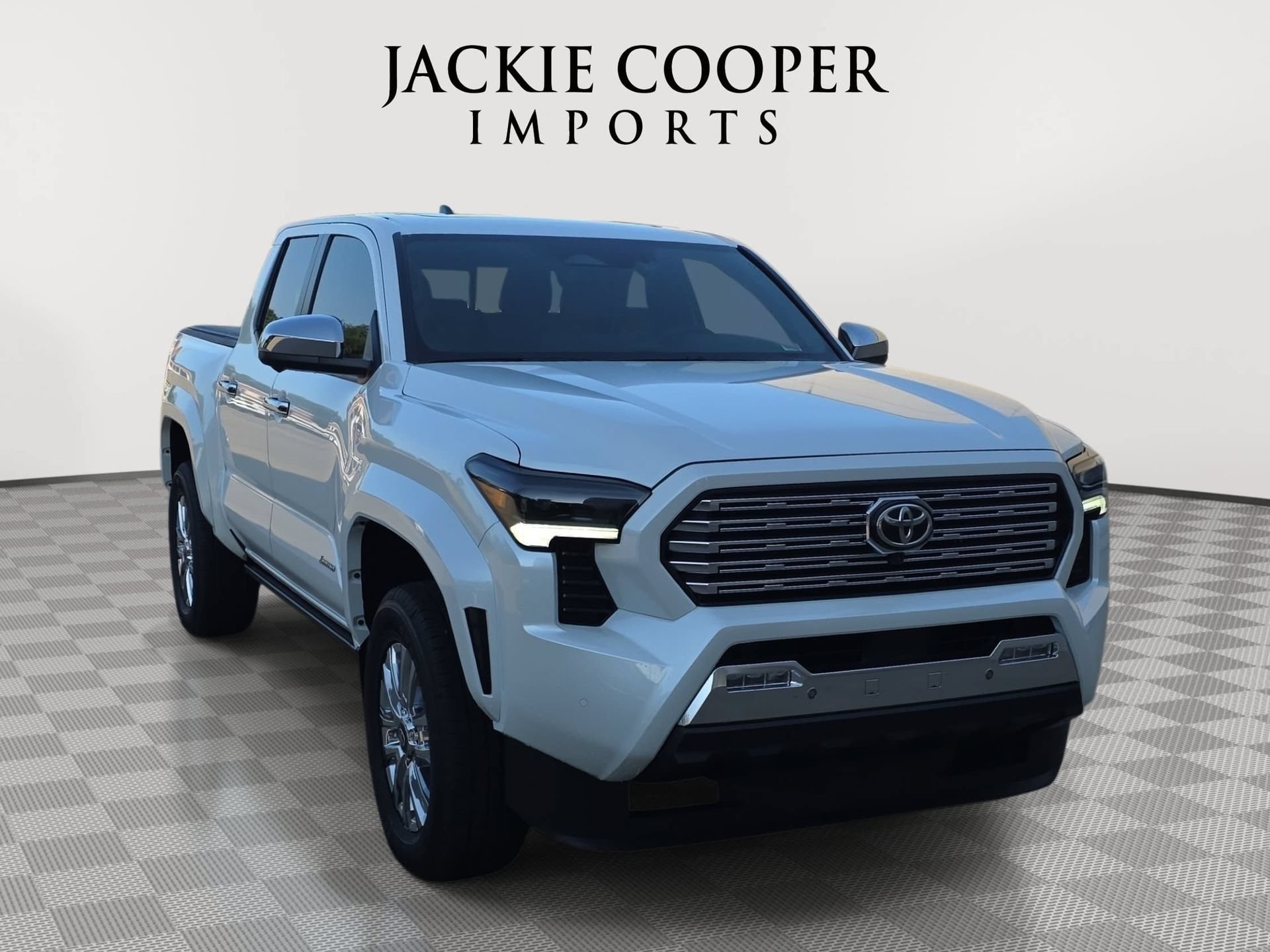 Used 2025 Toyota Tacoma Limited AWD/4WD image 3