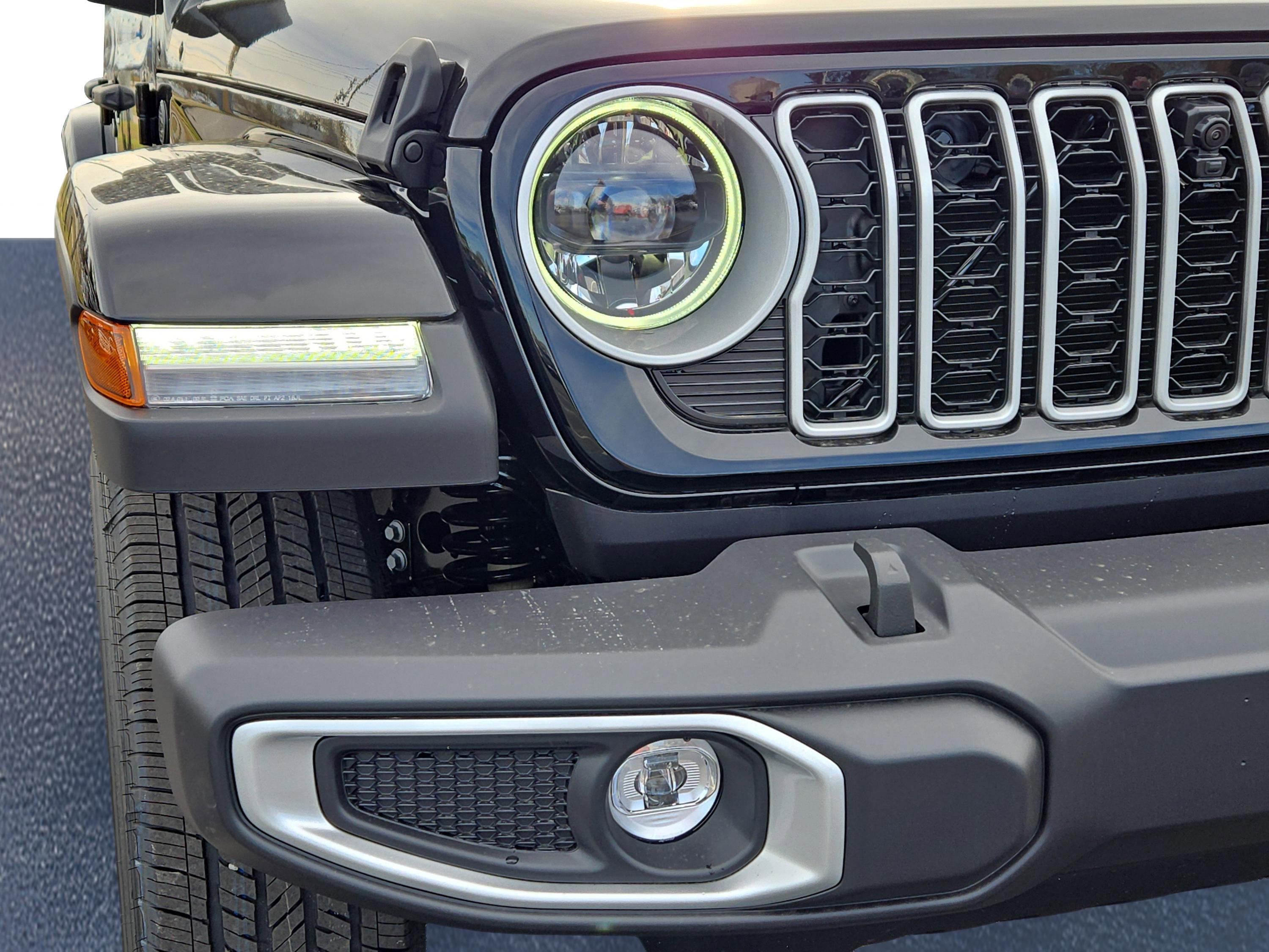 New 2026 Jeep Wrangler Unlimited Sahara AWD/4WD image 3