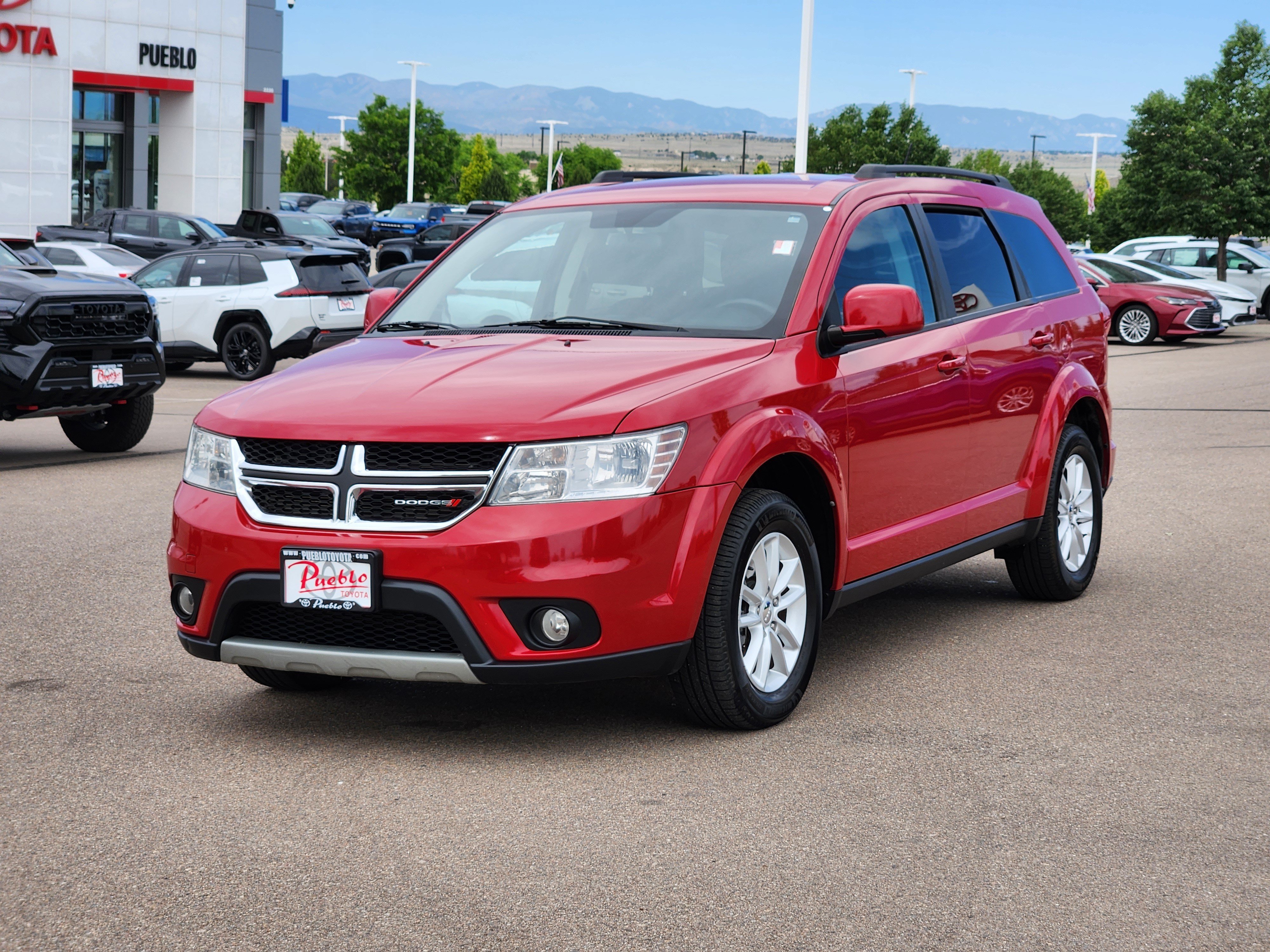 Used 2017 Dodge Journey SXT w/ Comfort/Convenience Group FWD image 4
