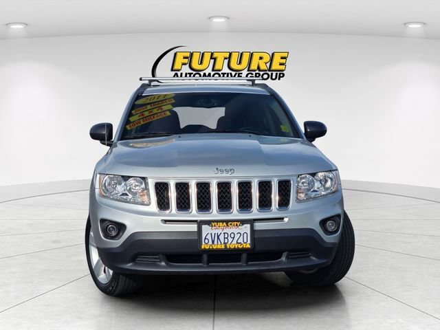 Used 2011 Jeep Compass Latitude AWD/4WD image 2