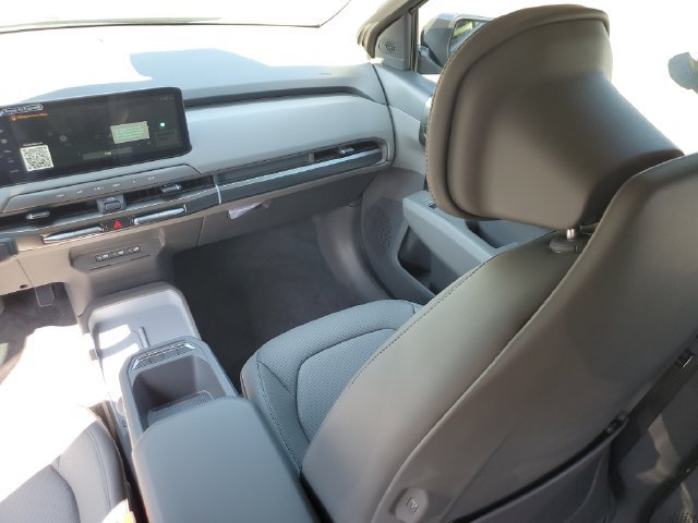 New 2027 Kia EV3 Wind FWD image 9