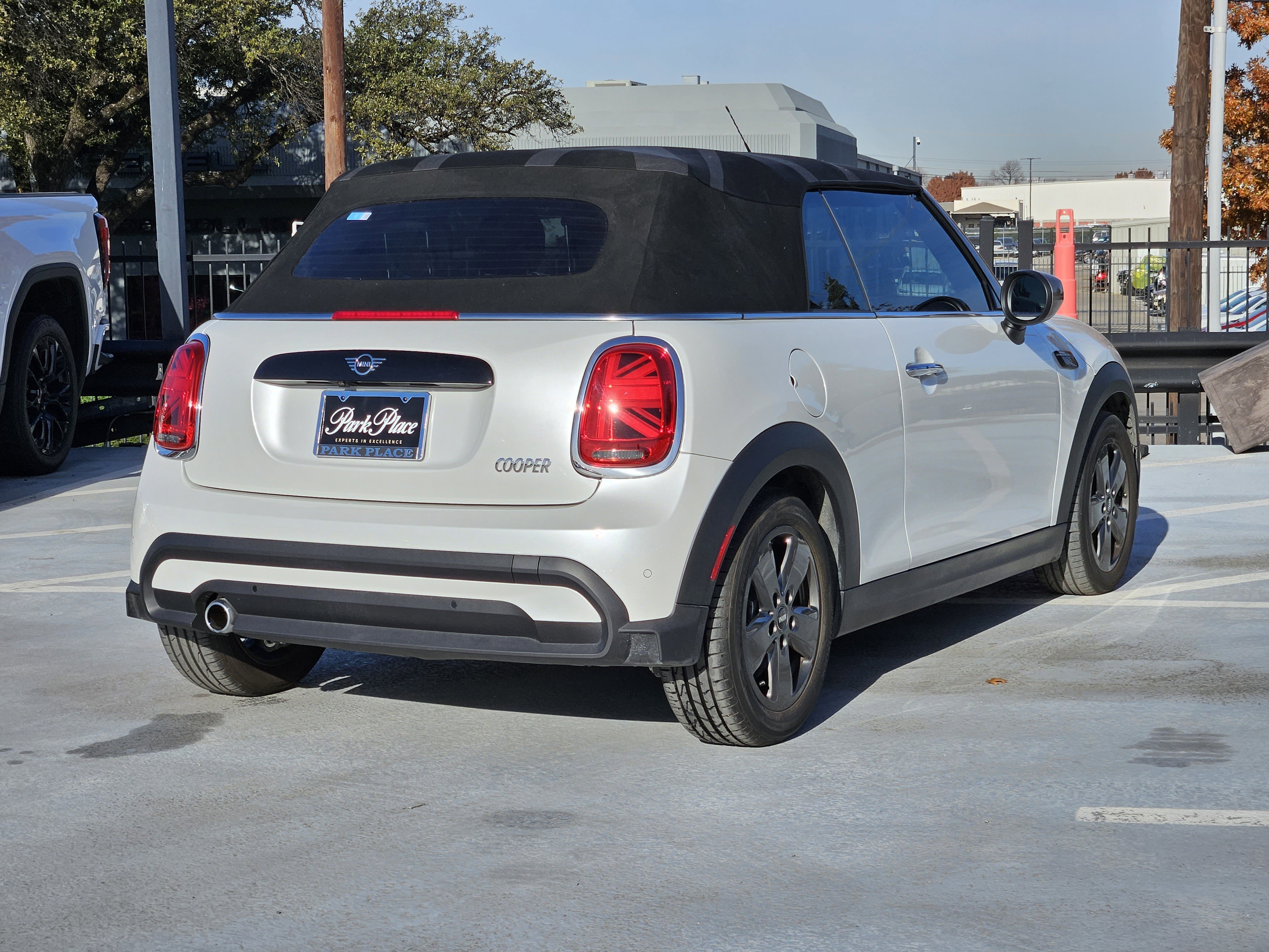 Used 2024 MINI Cooper Signature image 9