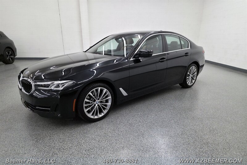 Used 2023 BMW 530i w/ Convenience Package RWD image 4