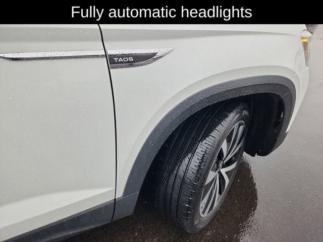 Used 2024 Volkswagen Taos SE image 17