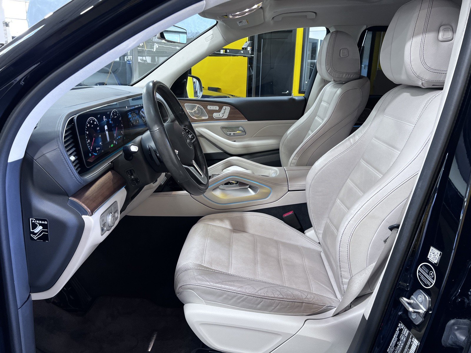Used 2020 Mercedes-Benz GLS 450 4MATIC image 15