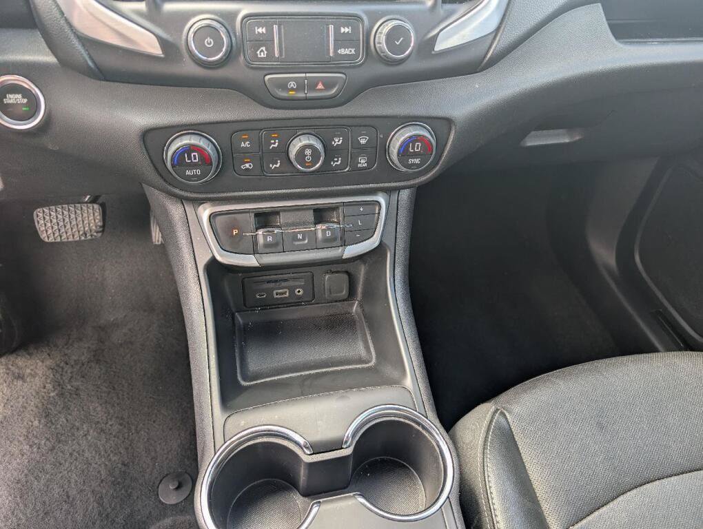 Used 2024 GMC Terrain SLT AWD/4WD image 11