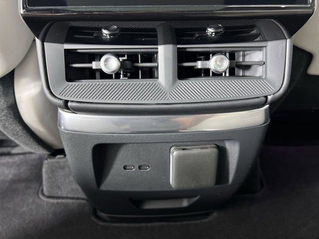 Used 2026 Cadillac Vistiq Sport AWD/4WD image 22
