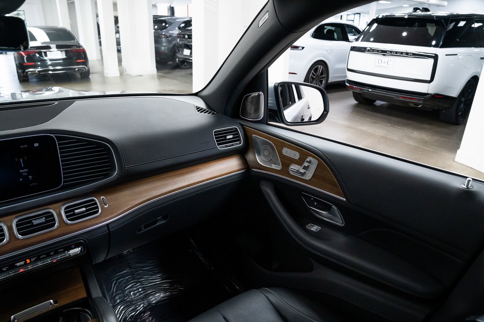 Used 2022 Mercedes-Benz Maybach GLS 600 4MATIC image 12