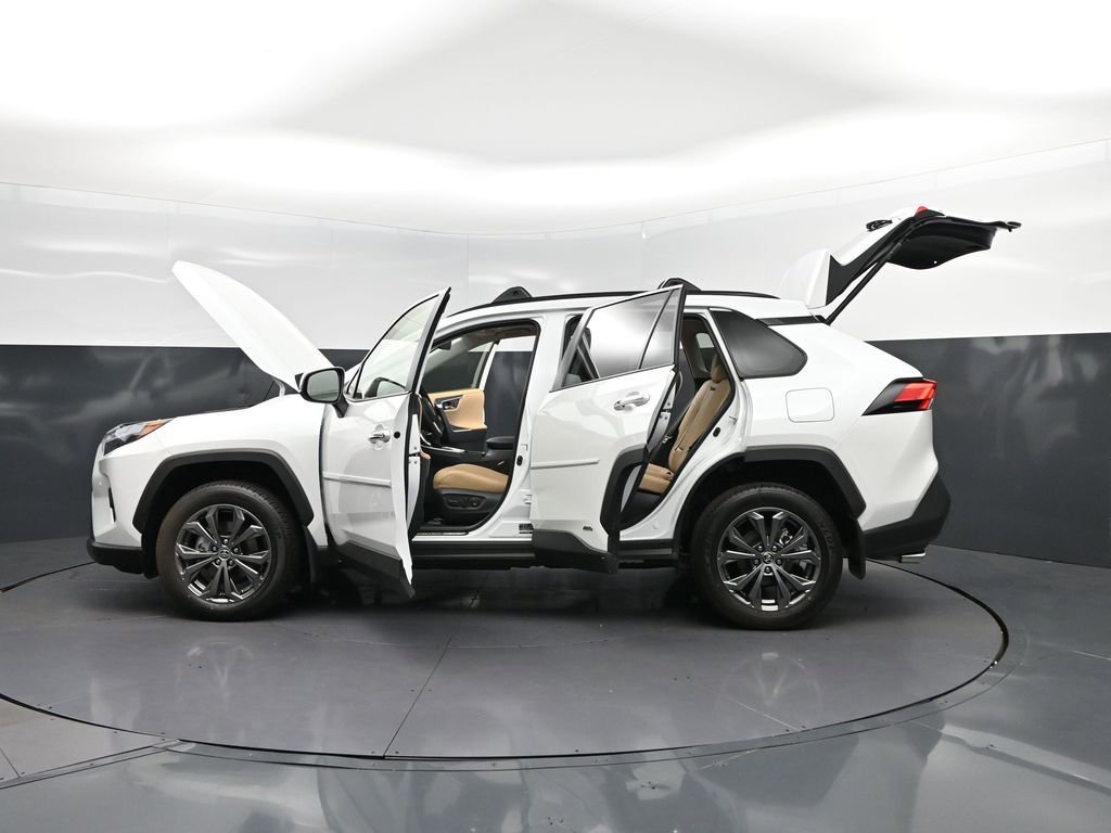 Used 2025 Toyota RAV4 Limited AWD/4WD image 46