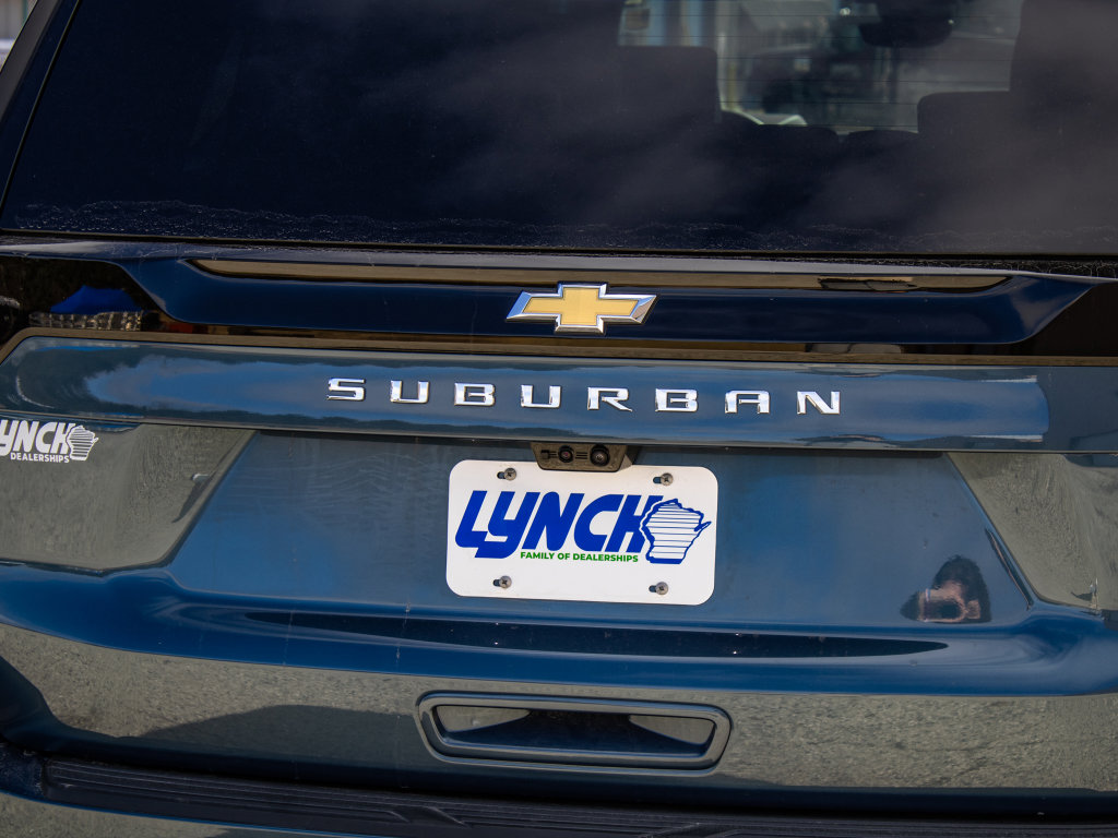 Used 2025 Chevrolet Suburban High Country image 10