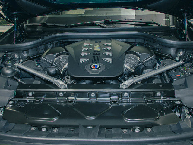 New 2026 BMW ALPINA XB7 AWD/4WD image 5