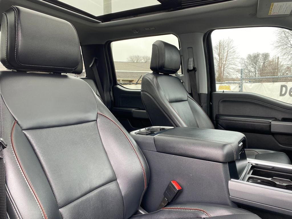Used 2024 Ford F250 Lariat w/ Black Appearance Package AWD/4WD image 19