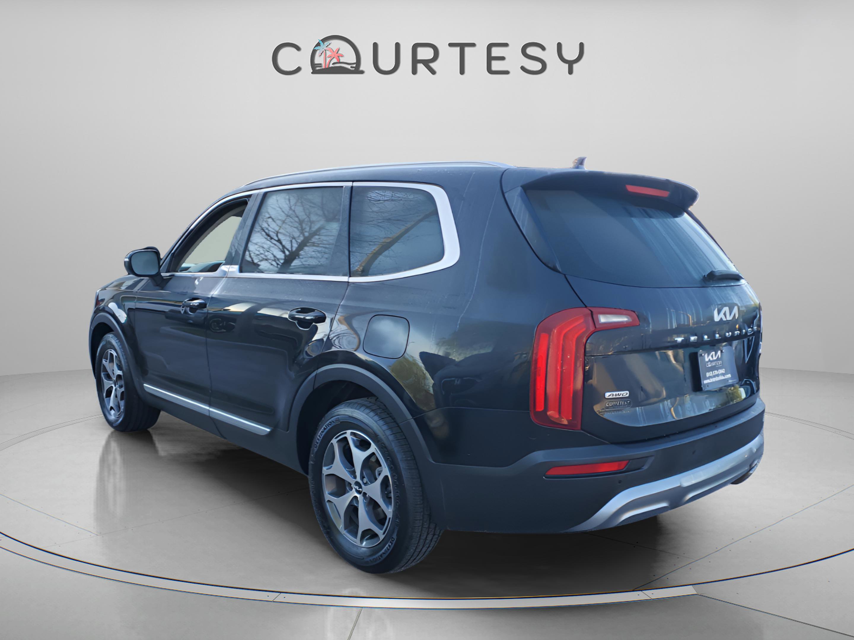 Used 2022 Kia Telluride EX image 2