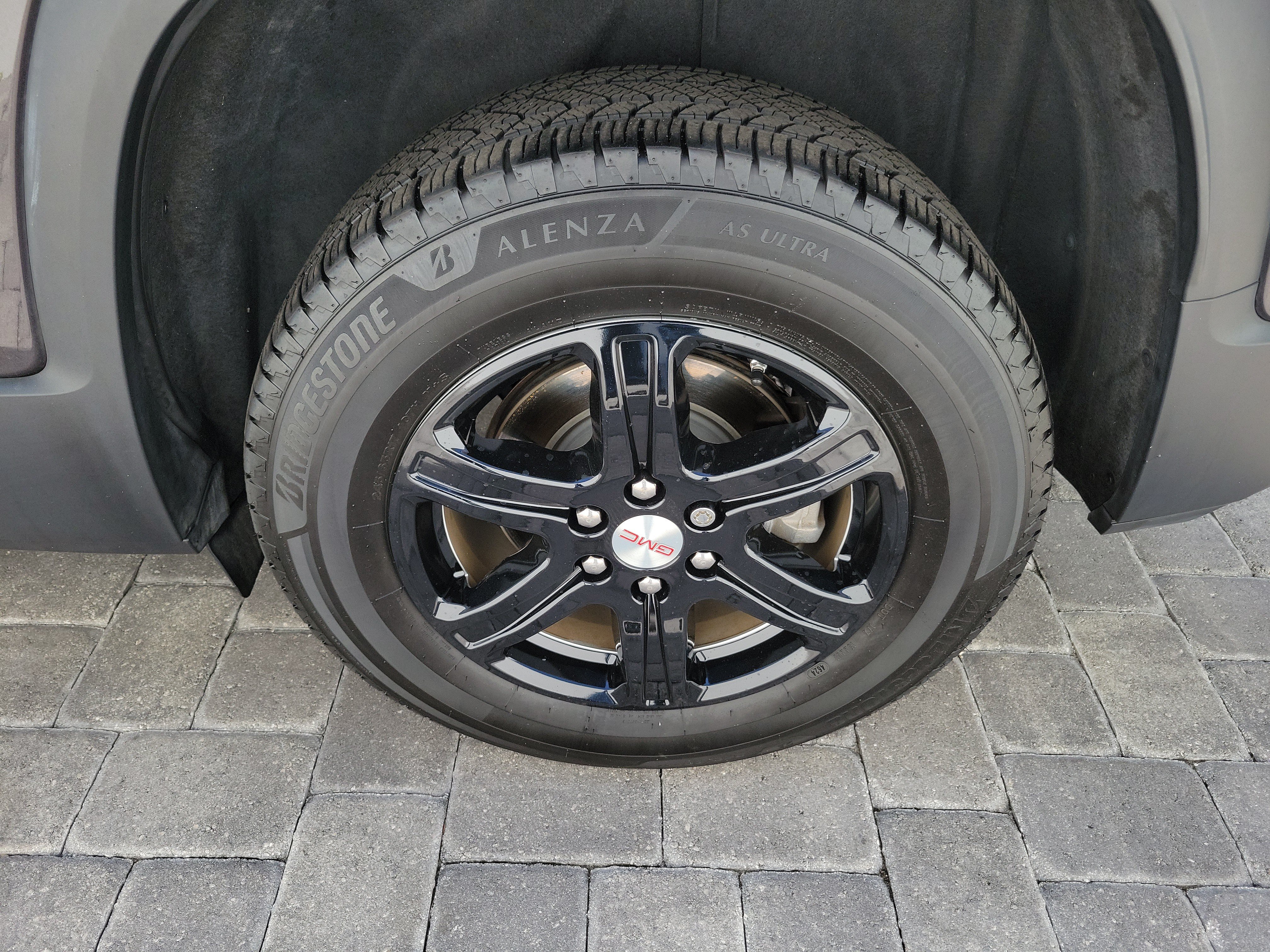 Used 2018 GMC Acadia SLE w/ LPO, Cargo Package FWD image 12