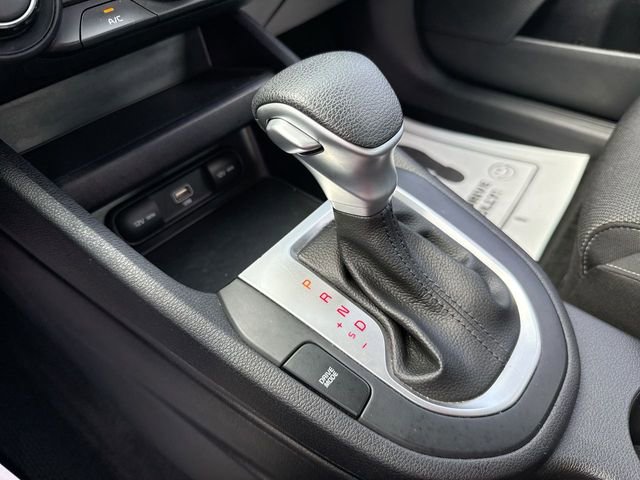 Used 2022 Kia Forte LXS FWD image 19
