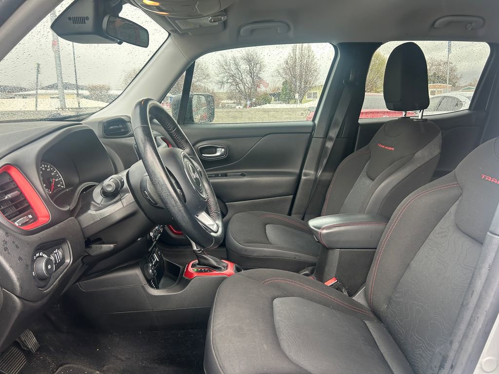 Used 2015 Jeep Renegade Trailhawk w/ Cold Weather Group image 24