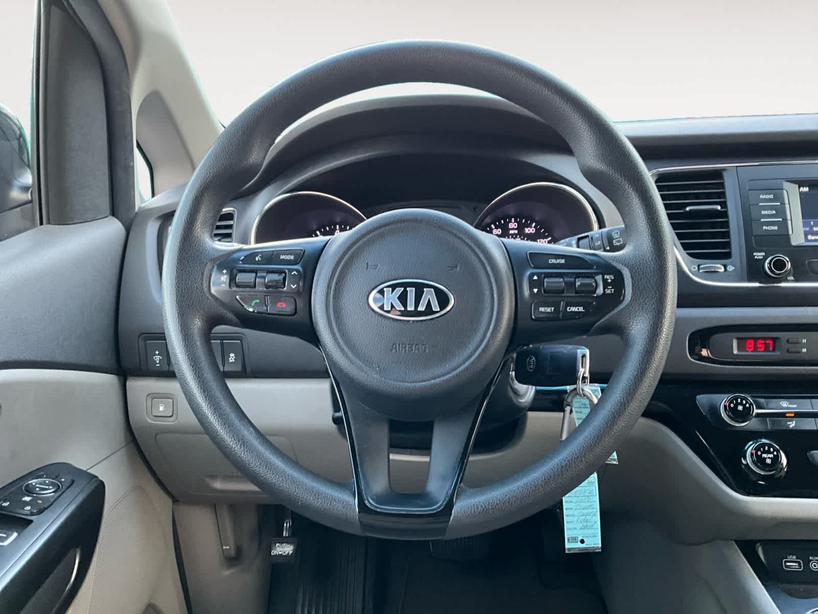 Used 2017 Kia Sedona L FWD image 12