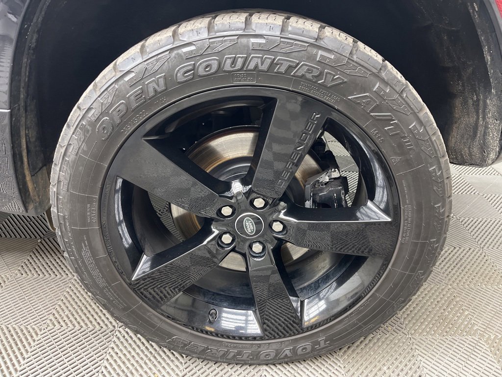 Used 2023 Land Rover Defender 110 X-Dynamic SE image 6