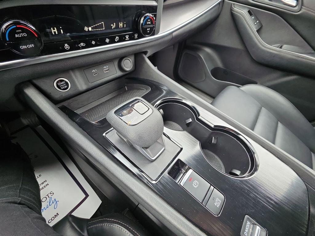 Used 2023 Nissan Rogue SV w/ SV Premium B Package image 19