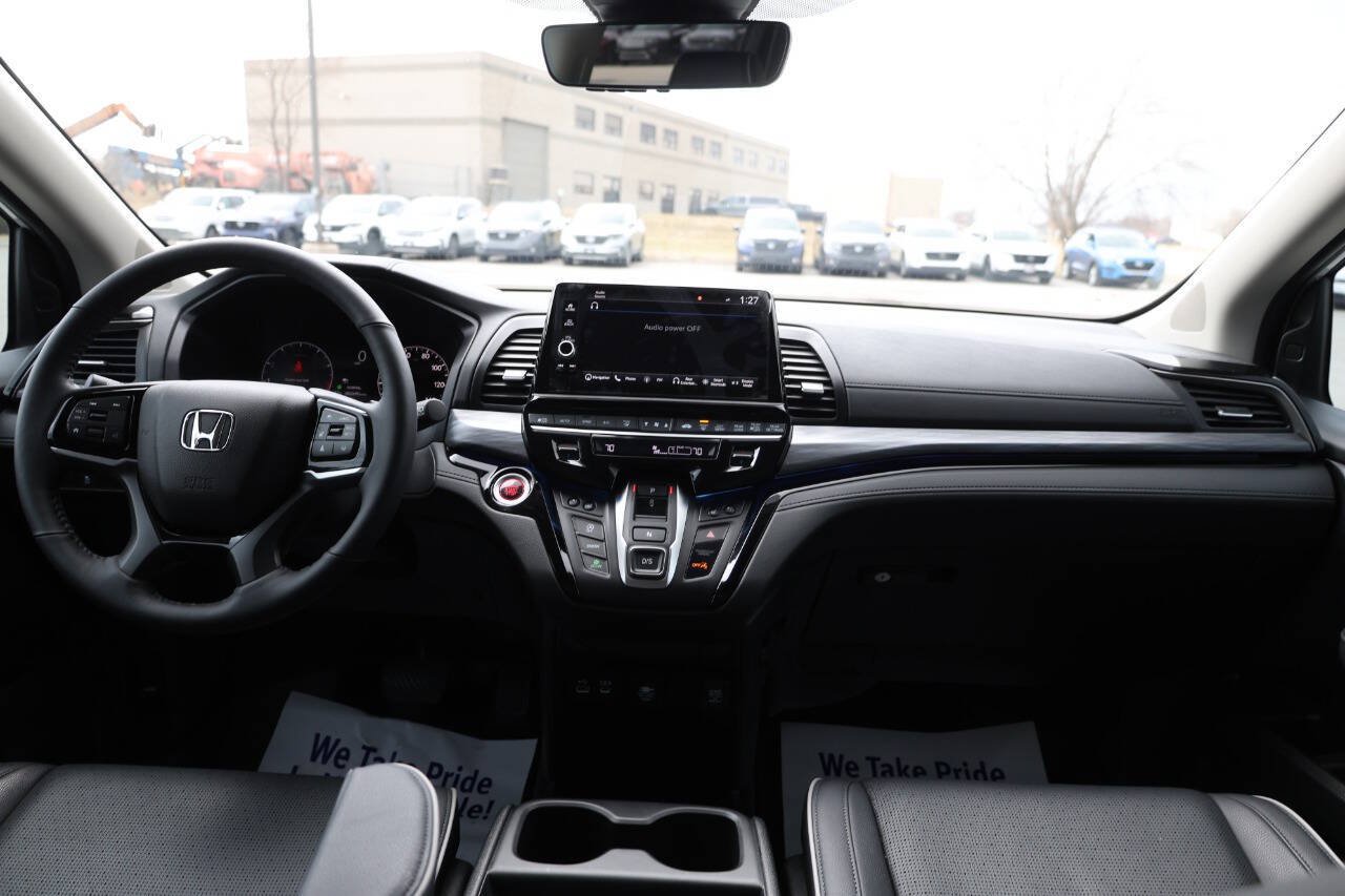 Used 2025 Honda Odyssey Elite image 14