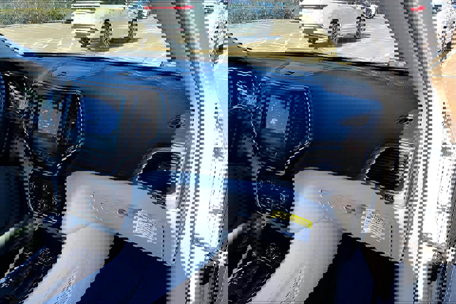 Used 2021 Jeep Cherokee Latitude Lux w/ Mopar Interior Package image 18