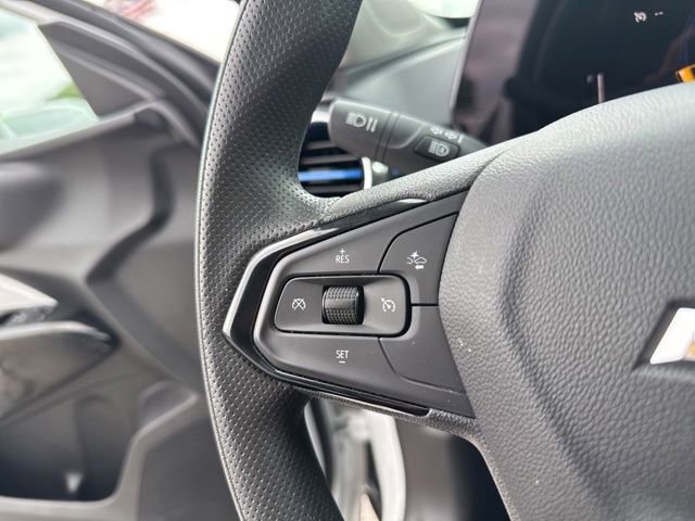 Used 2025 Chevrolet Trax LT FWD image 30