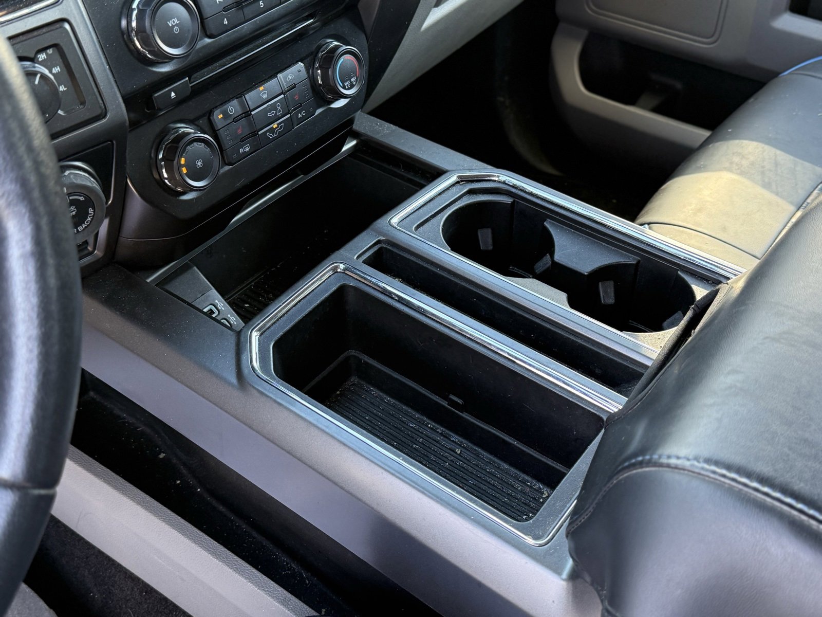 Used 2017 Ford F150 XLT w/ Equipment Group 302A Luxury image 27