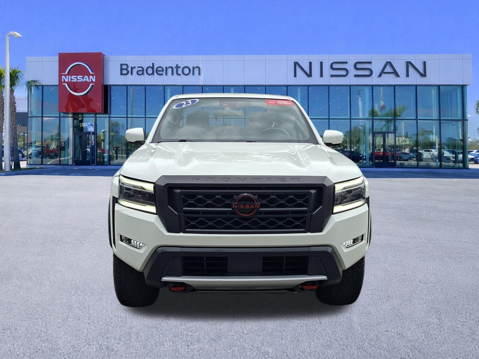 Used 2023 Nissan Frontier PRO-4X w/ Technology Package AWD/4WD image 2