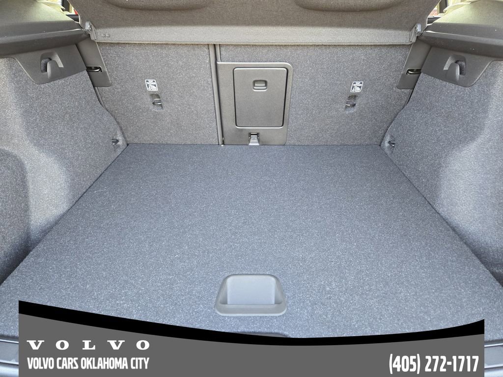 New 2026 Volvo XC40 B4 Core w/ Protection Package Premier image 31