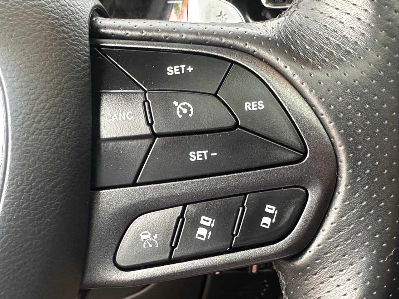 Used 2023 Dodge Durango R/T image 34