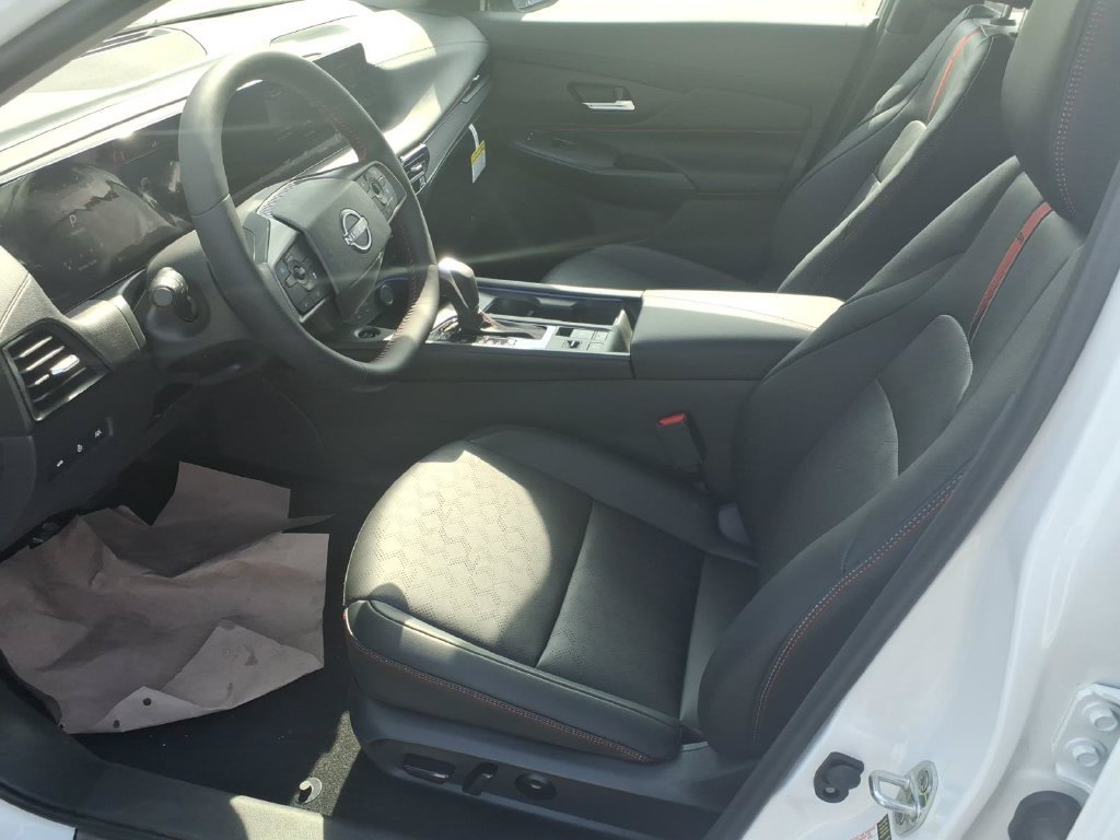 New 2026 Nissan Sentra SR w/ SR Premium Package FWD image 7