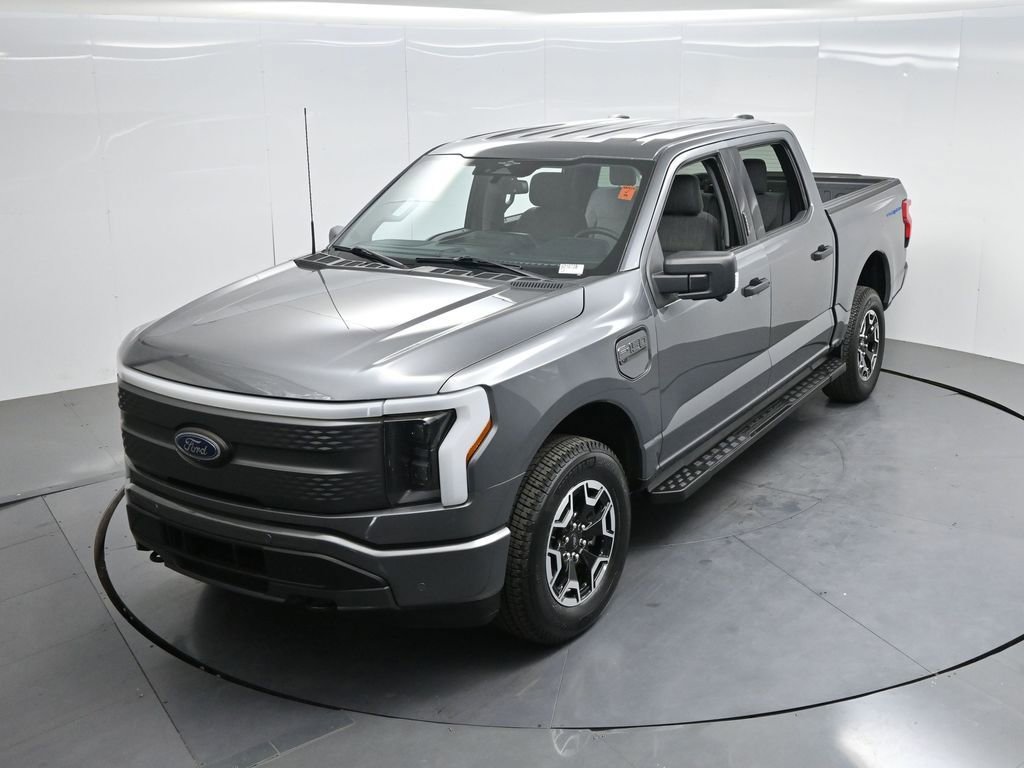 Used 2023 Ford F150 Lightning XLT AWD/4WD image 40
