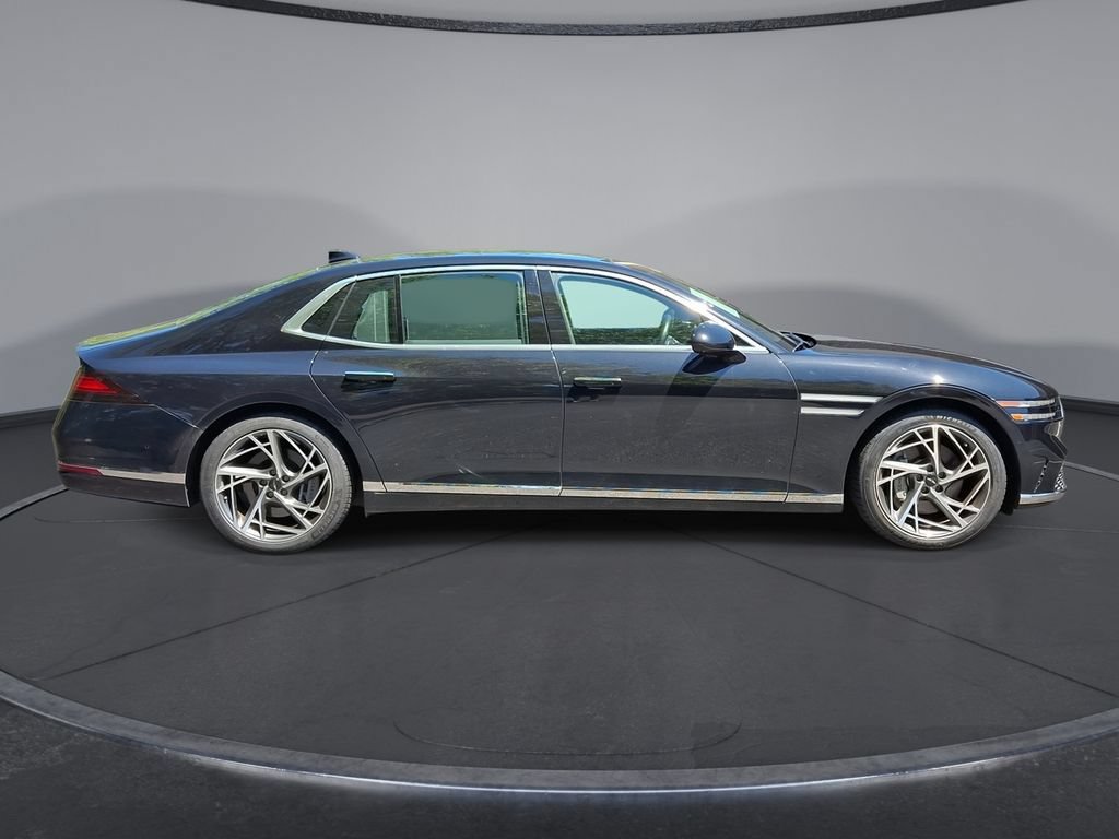 Used 2023 Genesis G90 3.5T AWD/4WD image 32
