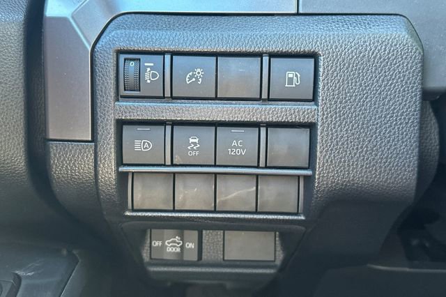 Certified 2025 Toyota Tacoma TRD Off-Road AWD/4WD image 35