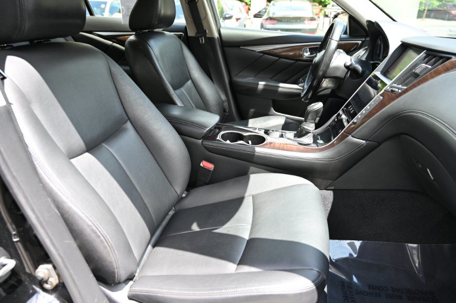 Used 2018 INFINITI Q50 Luxe w/ Essential Package (3.0T Luxe) AWD/4WD image 18