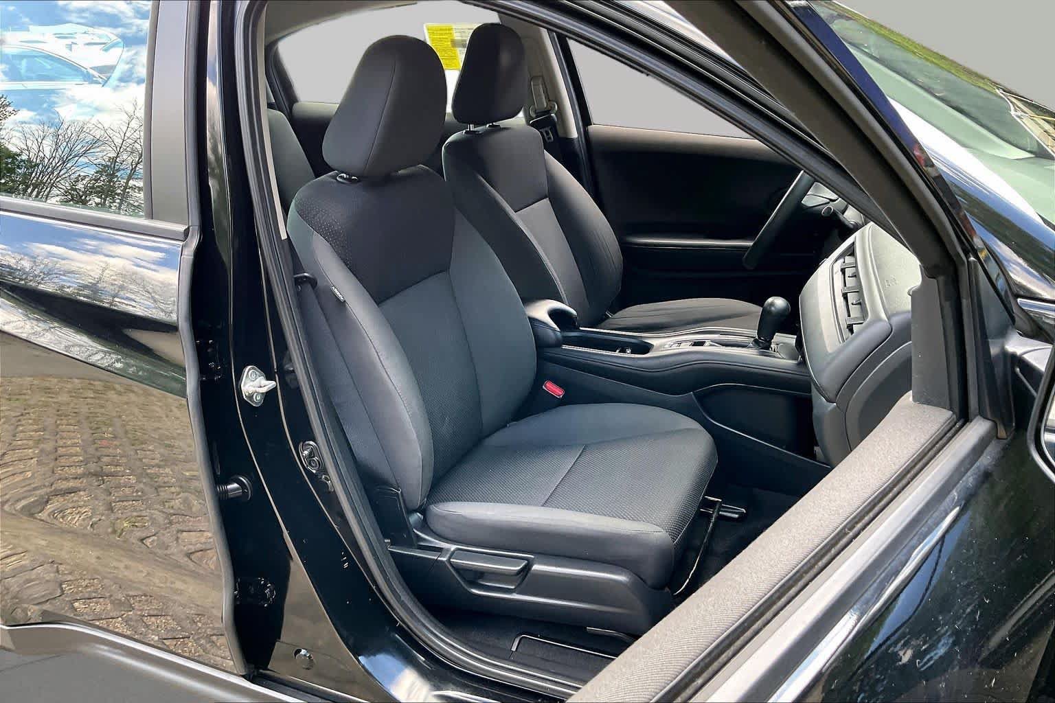 Used 2019 Honda HR-V LX image 9
