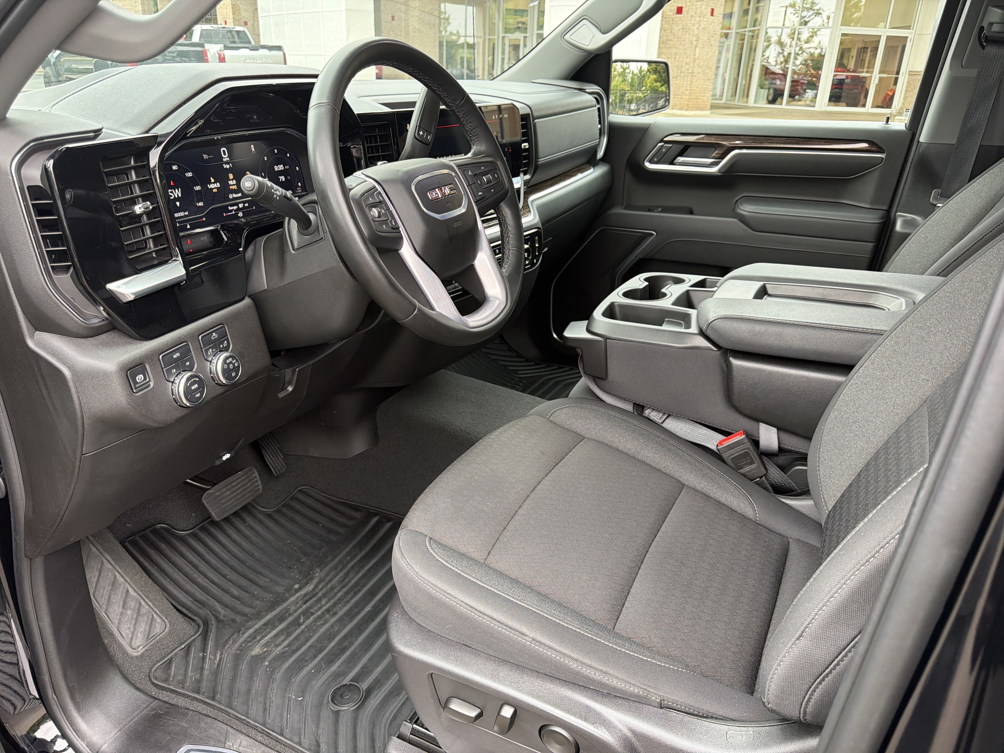 Used 2025 GMC Sierra 1500 Elevation AWD/4WD image 9