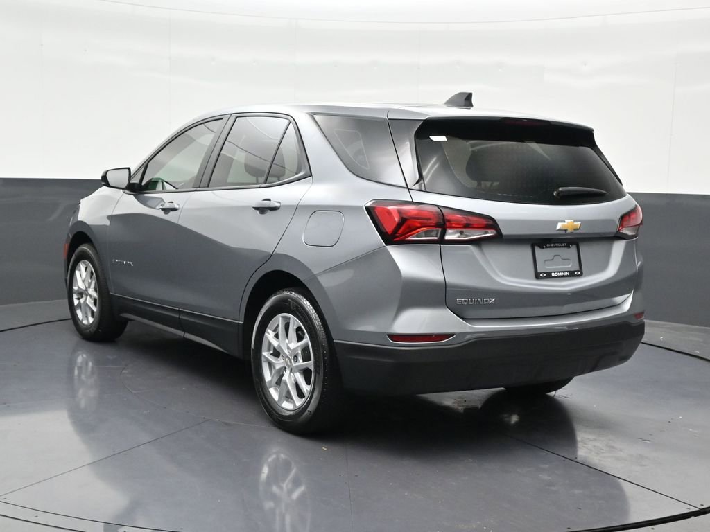 Used 2023 Chevrolet Equinox LS FWD image 3