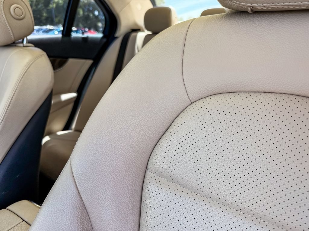 Used 2016 Mercedes-Benz C 300 4MATIC Sedan image 22