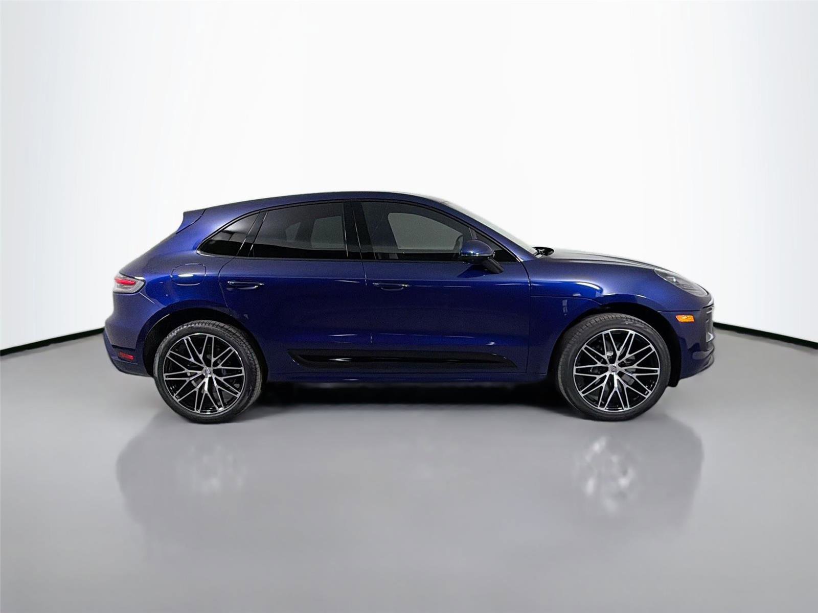 Certified 2026 Porsche Macan Turbo AWD/4WD image 8